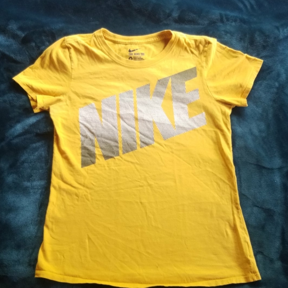 Nike T-shirt